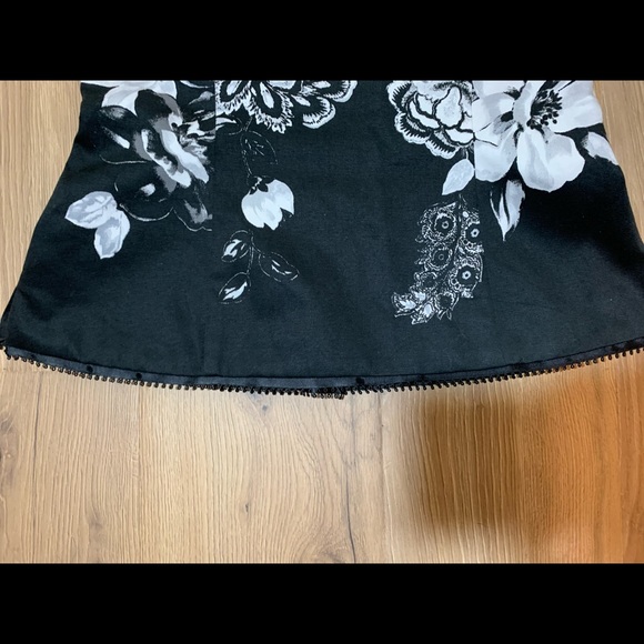 NWOT beautiful strapless top. - Picture 3 of 5